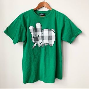 KIDROBOT | SMORKIN’ LABBIT BY FRANK KOZIK (SMOKING RABBIT) CLASSIC T-SHIRT